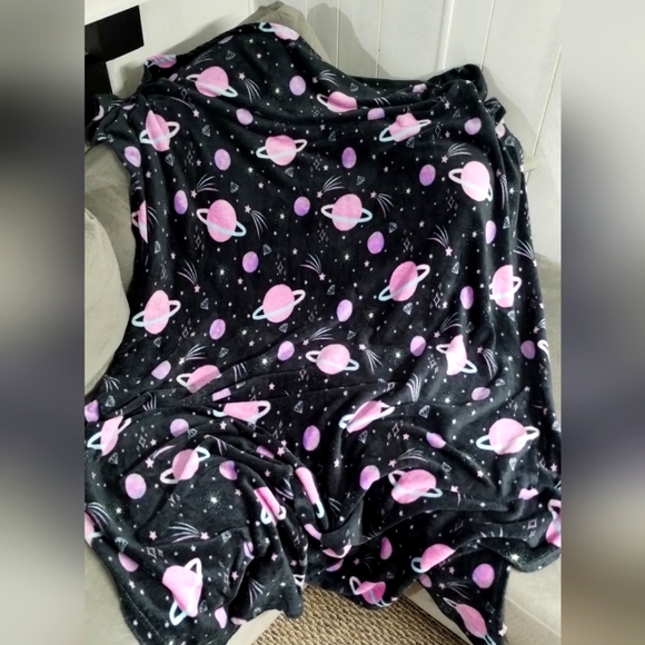 Planet Galaxy Blanket - Picture 1 of 4